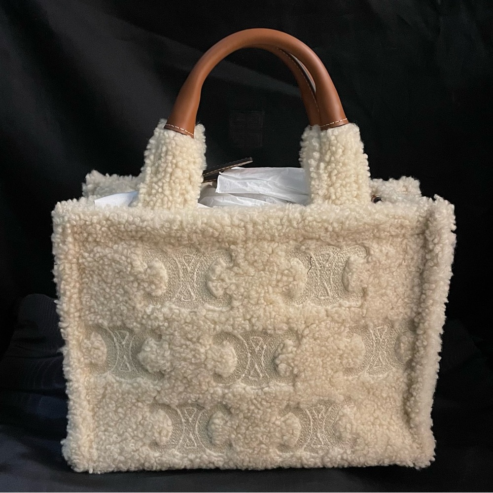 Celine Cabas Thais in Shearling with Triomphe Embroideries - Picture 2 of 7